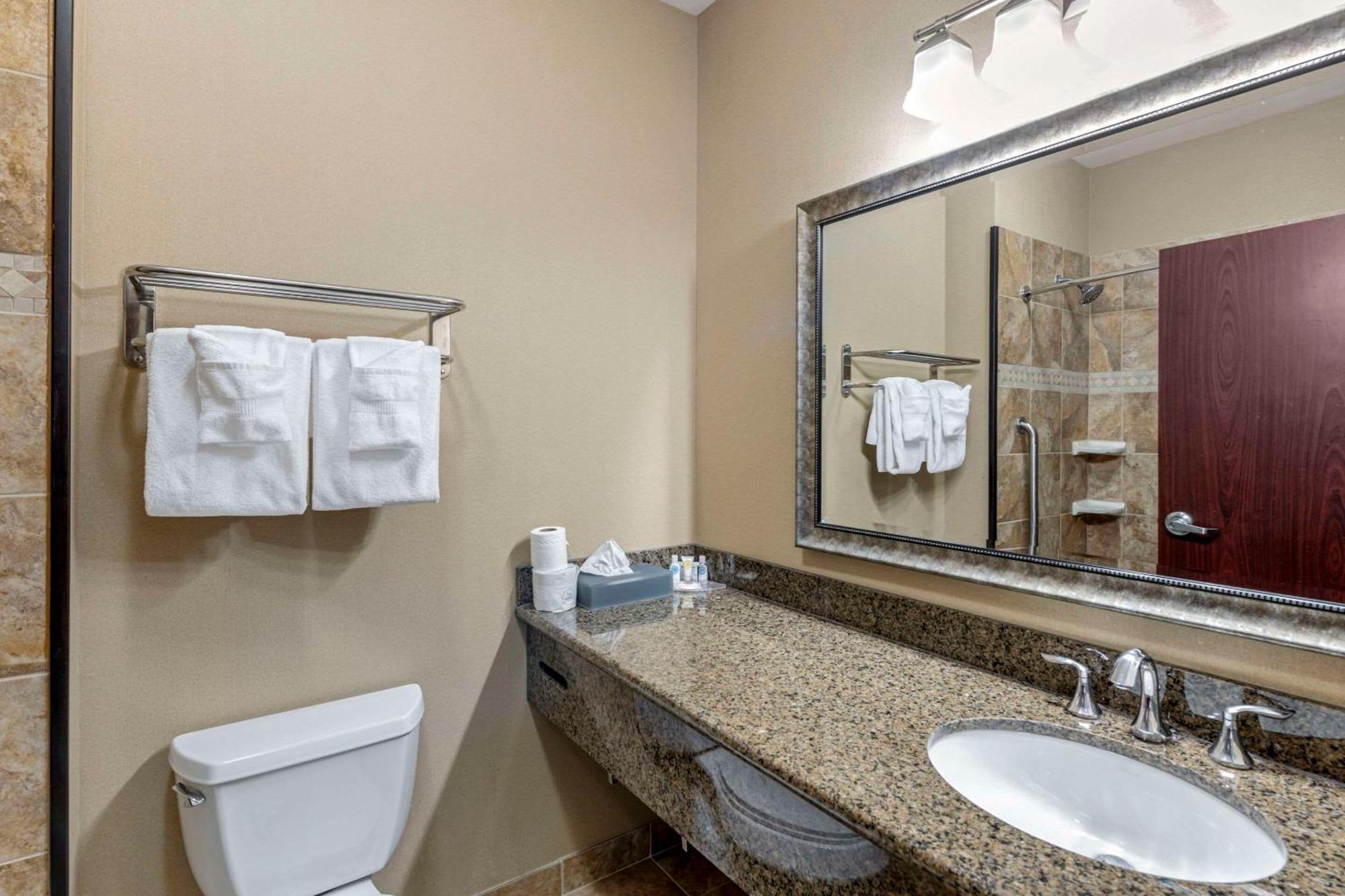 Hotel Comfort & Worth - Fossil Creek